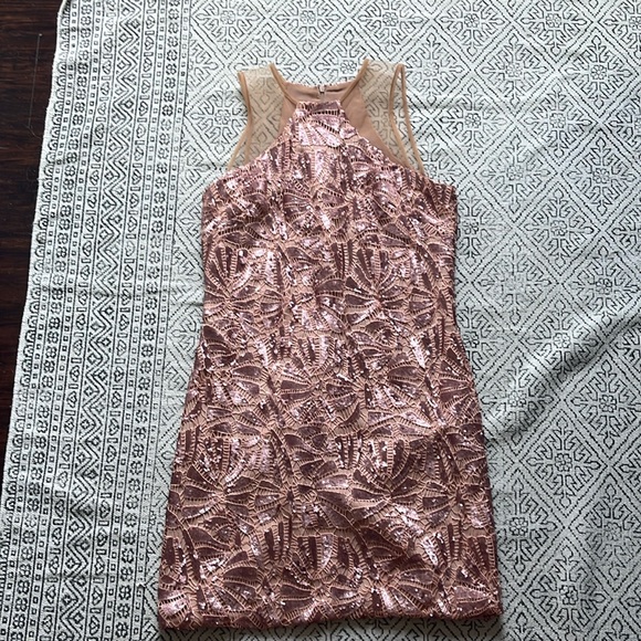 Dress the Population - Picture 2 of 5